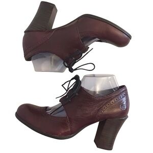 Born 9 Rosel Leather Laced Chunky Block Heels Burgundy Wine Academia Trendy